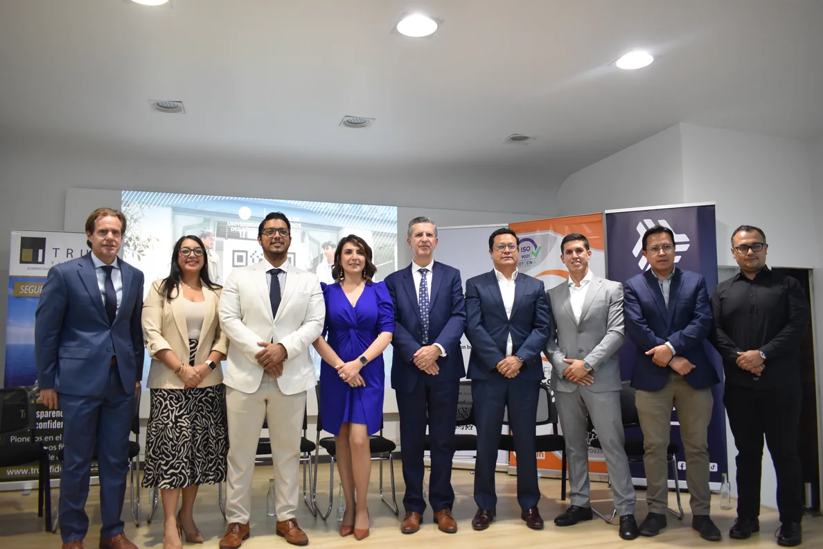 Panel del sector fiduciario e inmobiliario